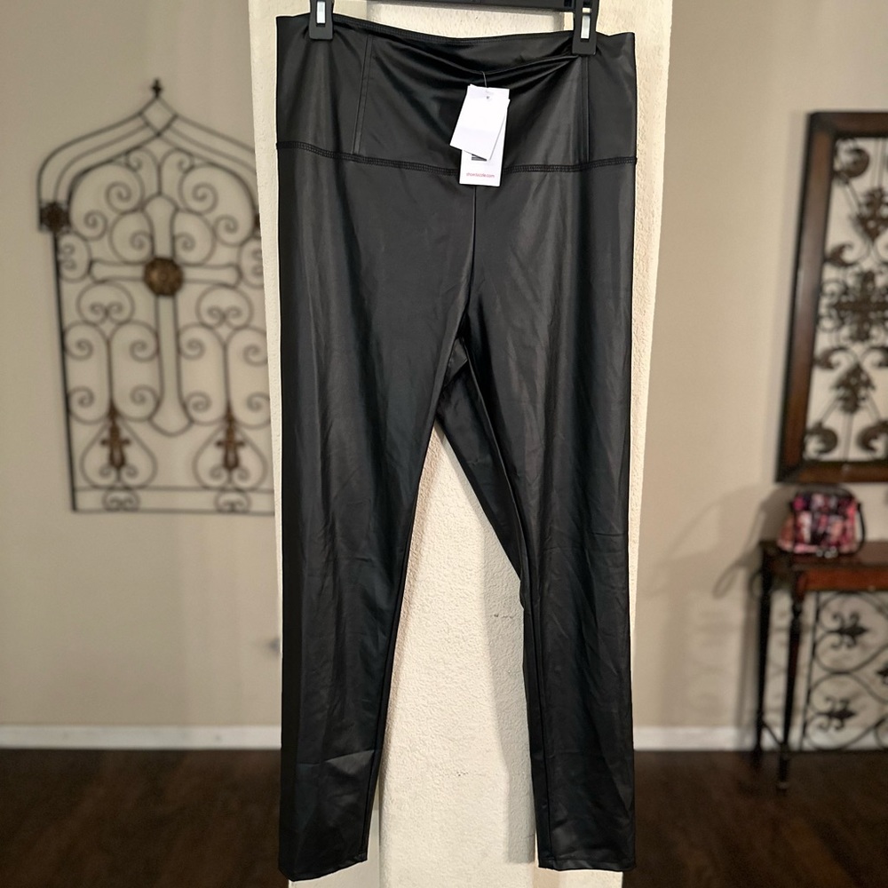Black leggings